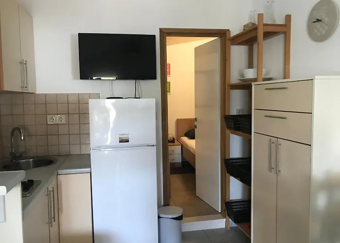 Holiday home Contessa Robinson House Zrnovo