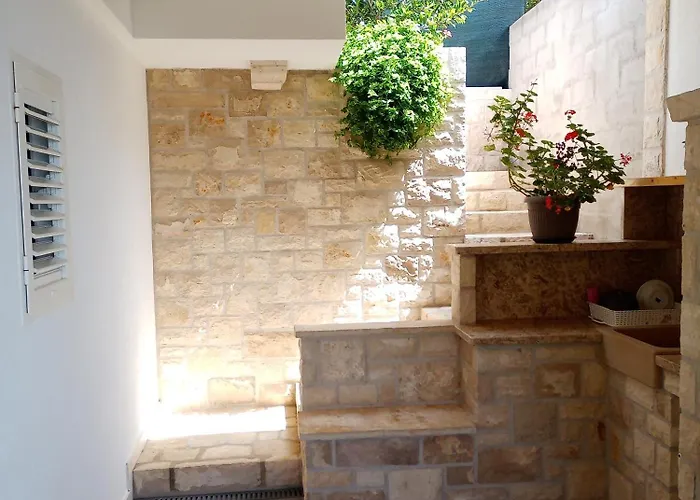 Contessa Robinson House * Zrnovo