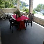 Contessa Robinson House