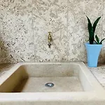 בית נופש Contessa Robinson House Zrnovo