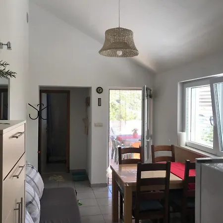 Contessa Robinson House