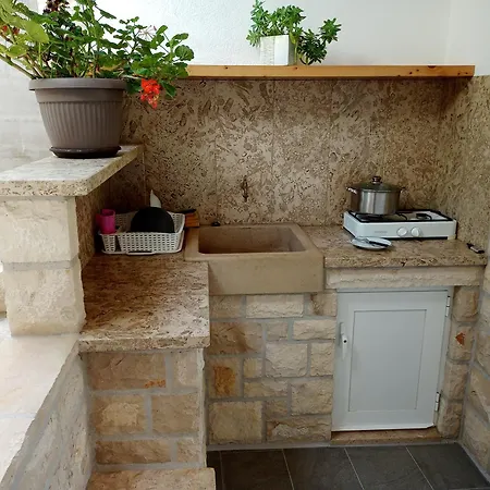 Contessa Robinson House Žrnovo