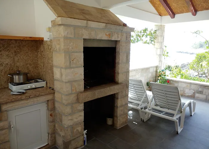 Contessa Robinson House