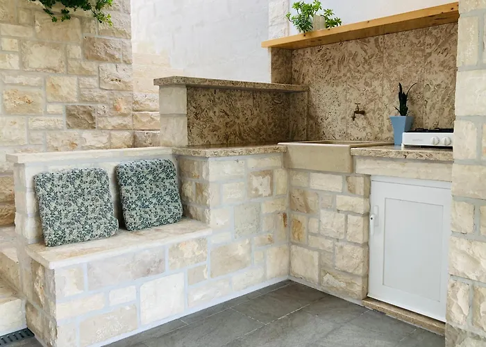 Contessa Robinson House * Zrnovo